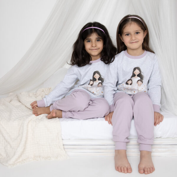 بجاما الأم الحنونة